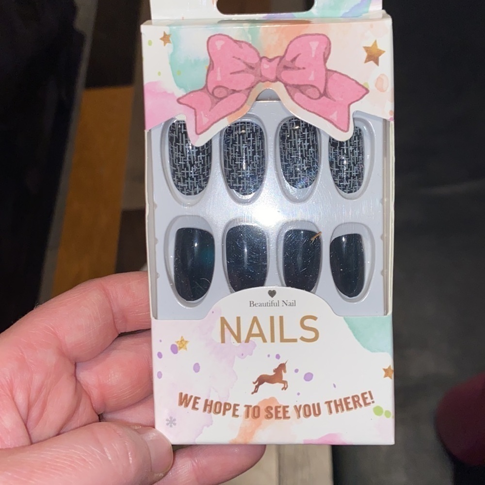 4/$25 New press on nails